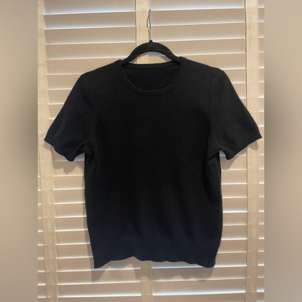 Black Short Sleeve Sweater, Size M